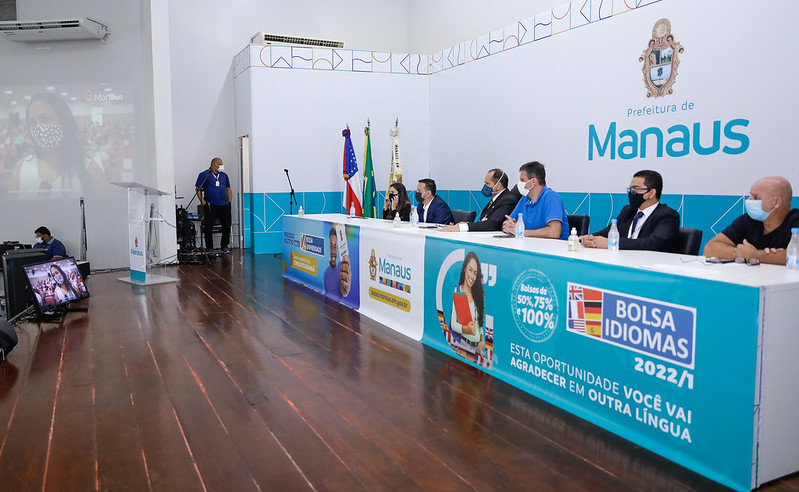 Bolsa Universidade e o Bolsa Idiomas